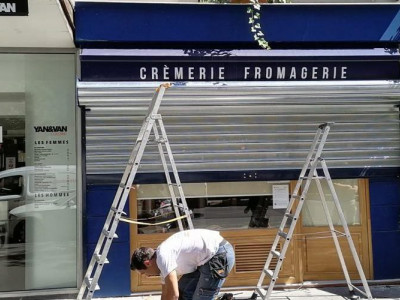 Déblocage rideau métallique 77 : dépannage en urgence